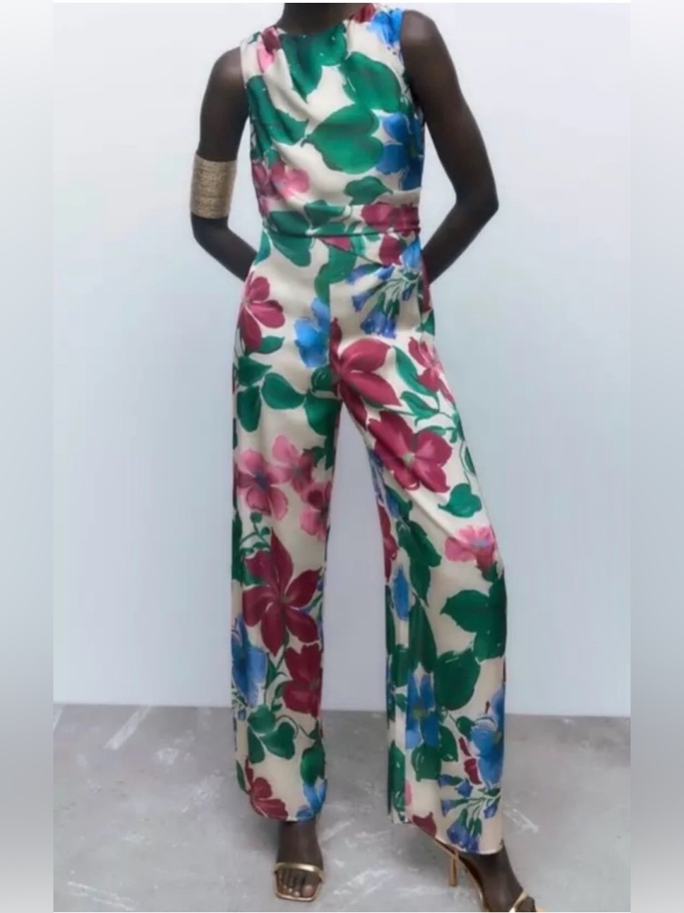 Zara Sleeveless Floral Wide-Leg Jumpsuit
Size Small